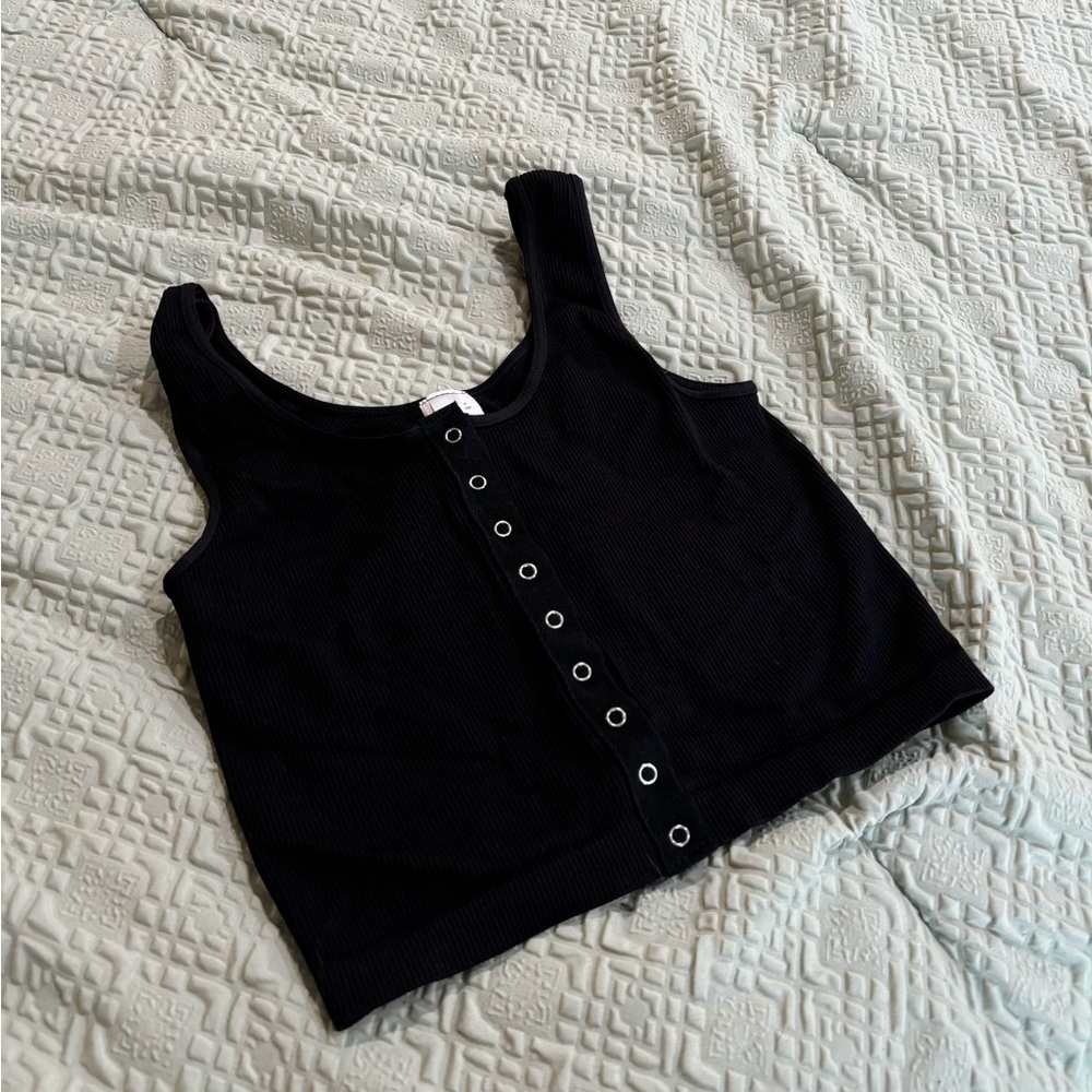 NikiBiki Black Ribbed Grommet Tank • One Size (Fits S/M)